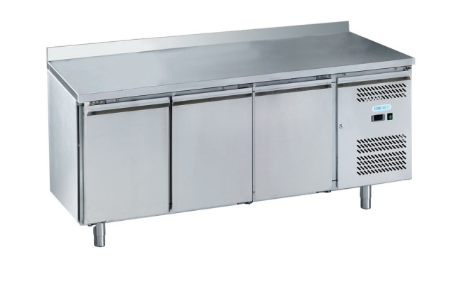 Стол холодильный 3-х дверный с бортом Forcold G-GN3200TN-FC